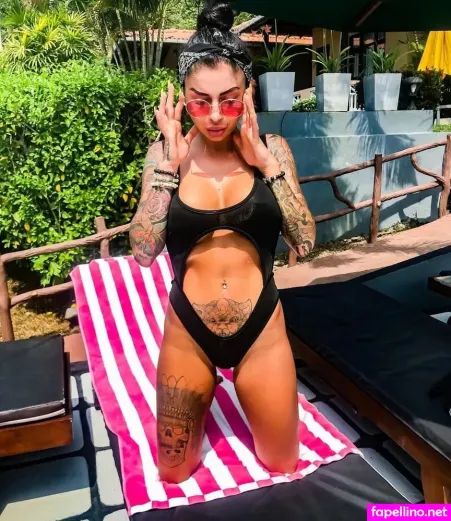 Nikki Belfort OnlyFans Thumbnail #OWVDWBk4Sy