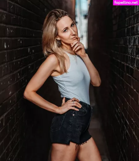 Nikki Glaser OnlyFans Thumbnail #ZppNilNAs7