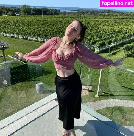 Nikki Jabs OnlyFans Thumbnail #MgCLxSU0xj