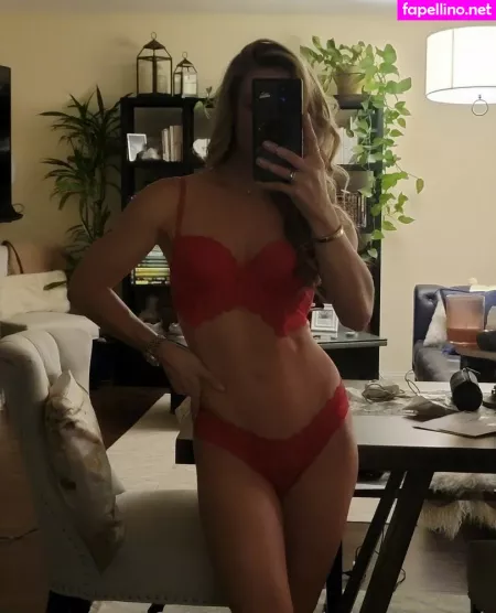 Nikki Leigh OnlyFans Thumbnail #wTdnLrs7J6