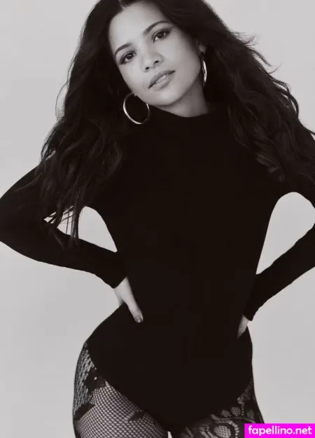 Nikki Rodriguez OnlyFans Thumbnail #9GsWH0aPZZ