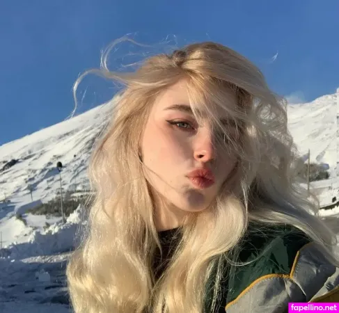 Nikkibeiar Main Profile Photo