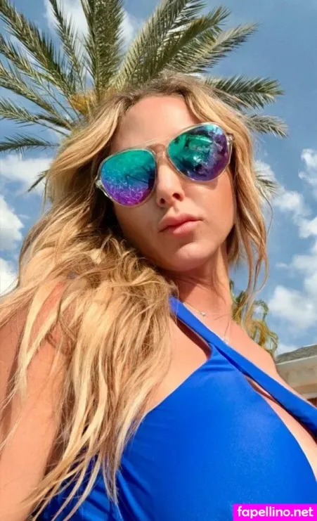 Nikkidee954112 OnlyFans Thumbnail #AgxnZLQ5zk