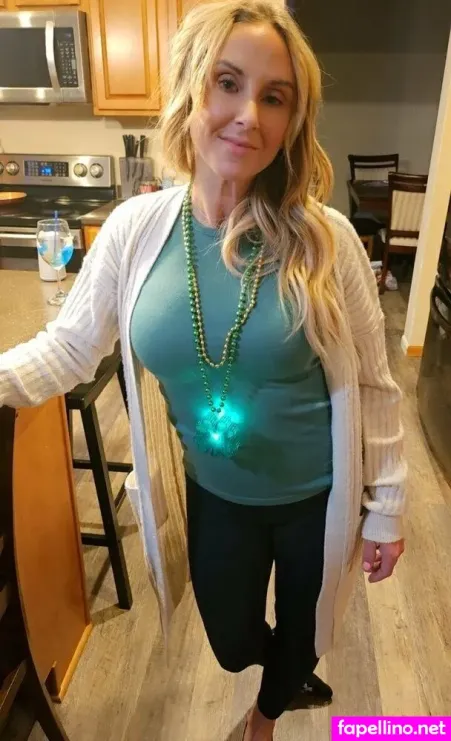 Nikkidee954112 Main Profile Photo