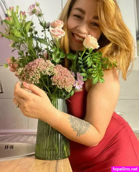 Nikkireddd2 OnlyFans Thumbnail #iuz47QR32u