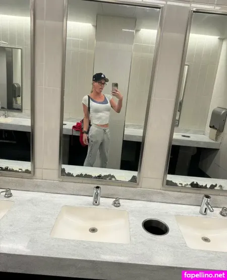 Nikkivicious OnlyFans Thumbnail #kuuP6T1MZc