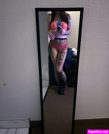 Nikkizeefree Main Profile Photo