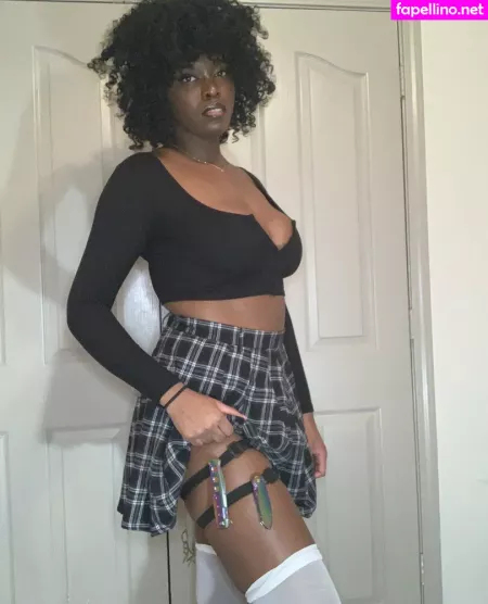 Nikkynyxx OnlyFans Thumbnail #s0Ex4TYng8