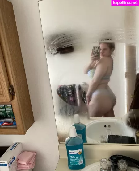 Nikoletlarie OnlyFans Thumbnail #FAM9a4XCXW