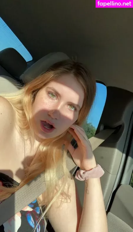 Nikoletlarie OnlyFans Thumbnail #SHTvXcCg7N