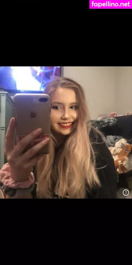 Nikoletlarie OnlyFans Thumbnail #vrtFLIkt25