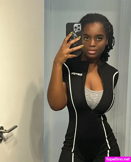 Niky Nikole OnlyFans Thumbnail #YynaTJTNft