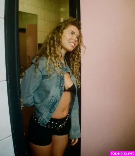 Nilufer Yanya OnlyFans Thumbnail #KE00zUDiPQ
