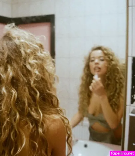 Nilufer Yanya OnlyFans Thumbnail #NWHQ3MHmKO