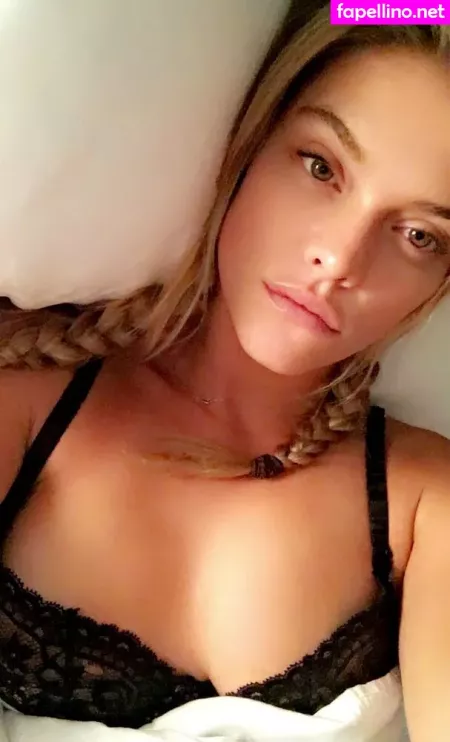 Nina Agdal 1 OnlyFans Thumbnail #5S041XVdRy