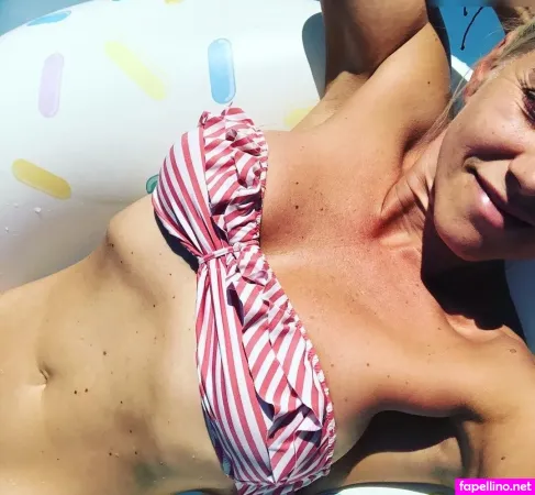 Nina Heinemann OnlyFans Thumbnail #nZaLEVPw3I