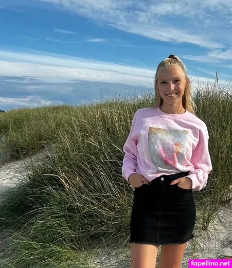 Nina Jrgens OnlyFans Thumbnail #P4DGLWWkWy