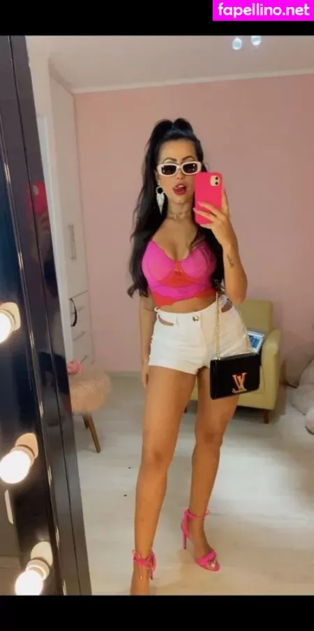 Nina Klein OnlyFans Thumbnail #E1YI0k0qyv
