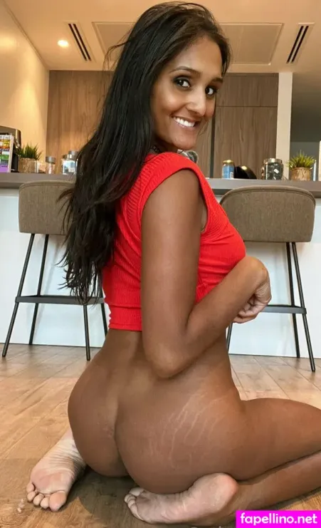 Nina Lea Main Profile Photo