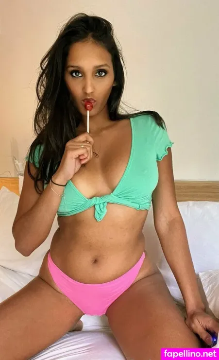 Nina Lea OnlyFans Thumbnail #WEAOxNJ26f