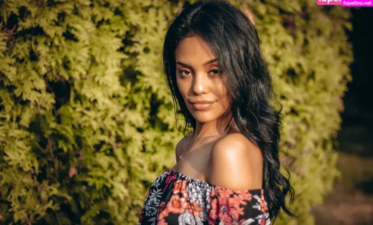 Nina Morelo OnlyFans Thumbnail #W5NfBgXxvv