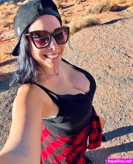 Nina Von Horn OnlyFans Thumbnail #UmZ6CUE8E1