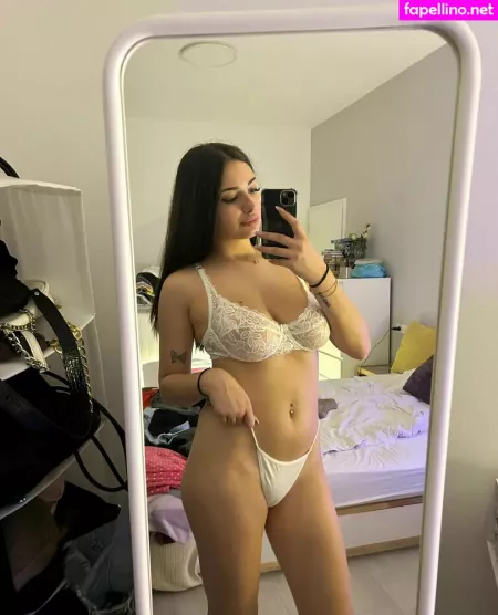 Ninaaussie OnlyFans Thumbnail #D0uUq8HOZ1
