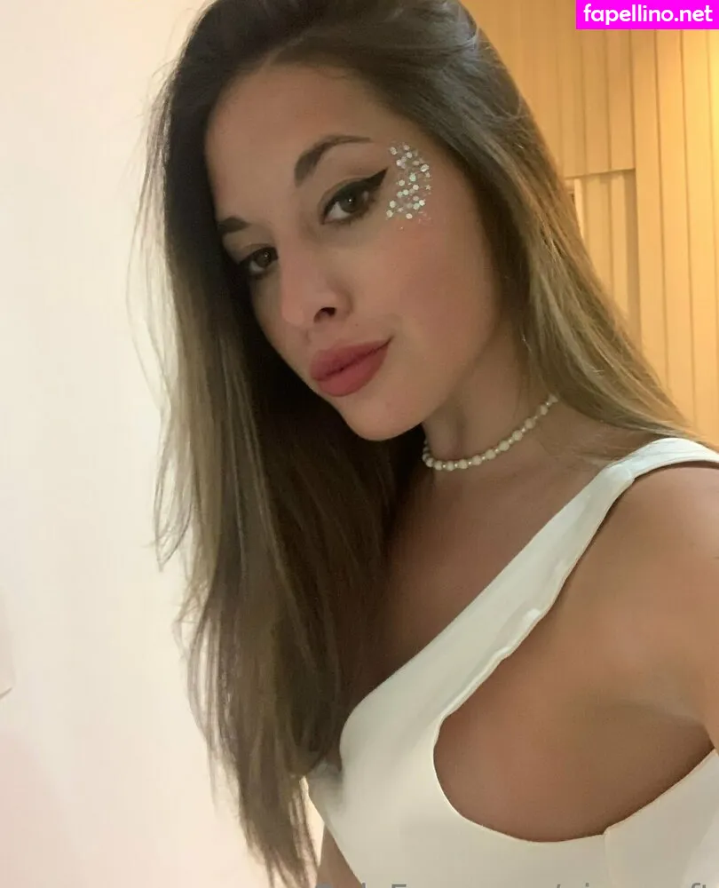 1057395592, ninacroft_, ninnacroft Nude Leaked OnlyFans Photo #cdNPzQ2SUG