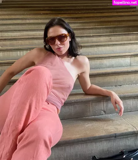 Ninakraviz OnlyFans Thumbnail #E9P2TvbpXV