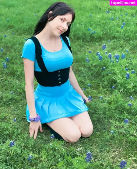Ninareifree OnlyFans Thumbnail #s5weoYq9Hi