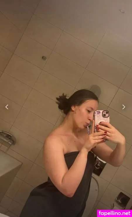 Ninaslovakai OnlyFans Thumbnail #0pm2RJdLRW