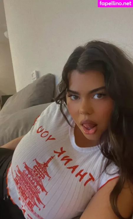 Ninaxcarolina OnlyFans Thumbnail #ZR6jorYlAE
