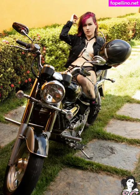 Ninha Suicide OnlyFans Thumbnail #APxuoLqujx