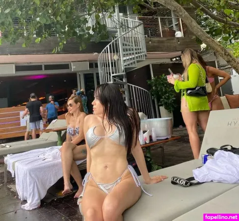 Ninoska Roman OnlyFans Thumbnail #xWrKD2mApr