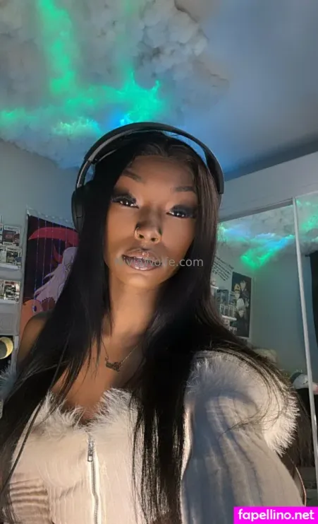 Niviawolfe OnlyFans Thumbnail #Uwdj4oqZWS