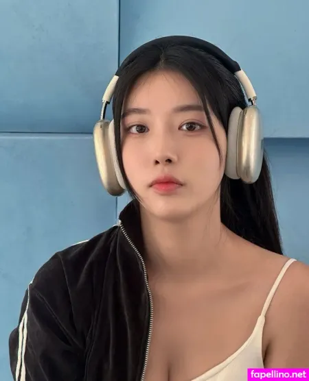 Nnin Lna OnlyFans Thumbnail #10L9iJiidK