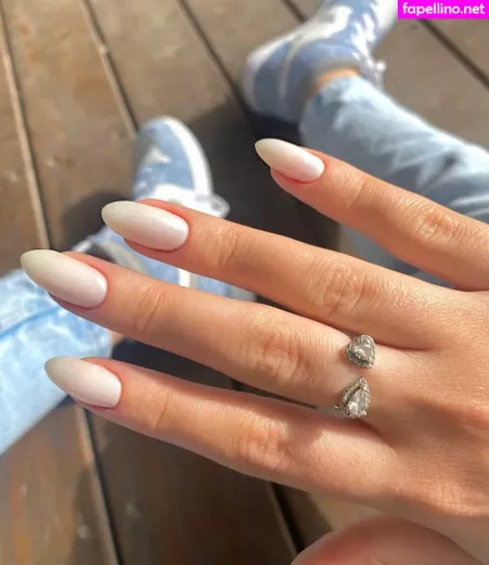 Noaperetss OnlyFans Thumbnail #em3TOO6UQ9