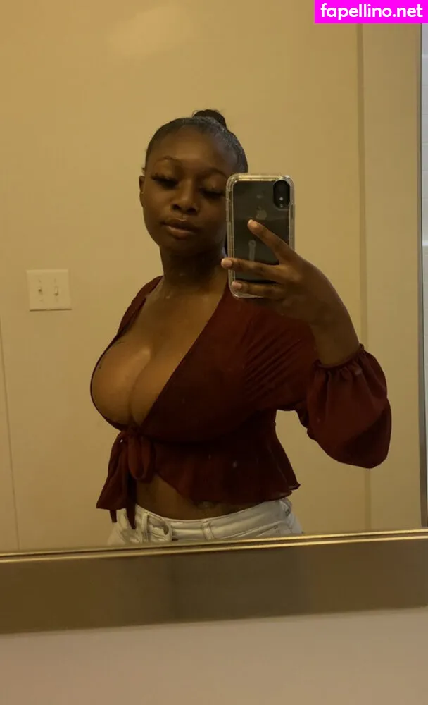 bbia.k, kaylaraerich, noellefoley Nude Leaked OnlyFans Photo #JId92CEXy5