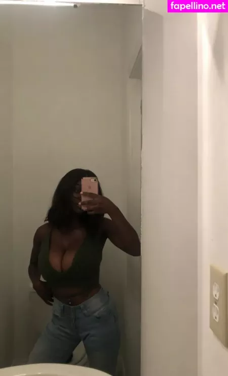 Noelle Kaylahrich OnlyFans Thumbnail #sDQYe3qkuH