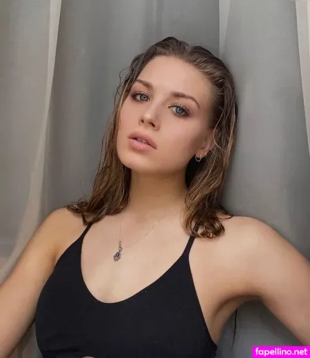 Noemi Peschel OnlyFans Thumbnail #xPITqEyWk3