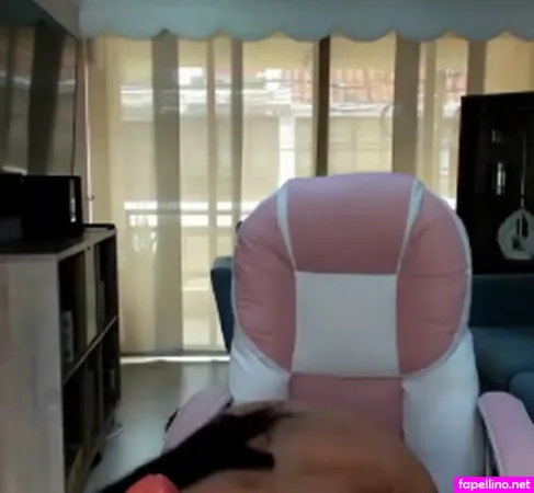 Noemibncz OnlyFans Thumbnail #4OWXU0vEuR