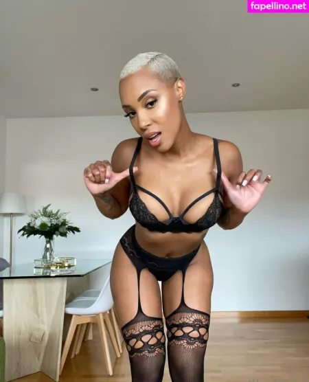 Noemilk OnlyFans Thumbnail #3ft6498RuI