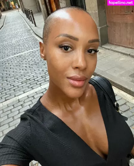 Noemilk OnlyFans Thumbnail #Edu1o7jDmH