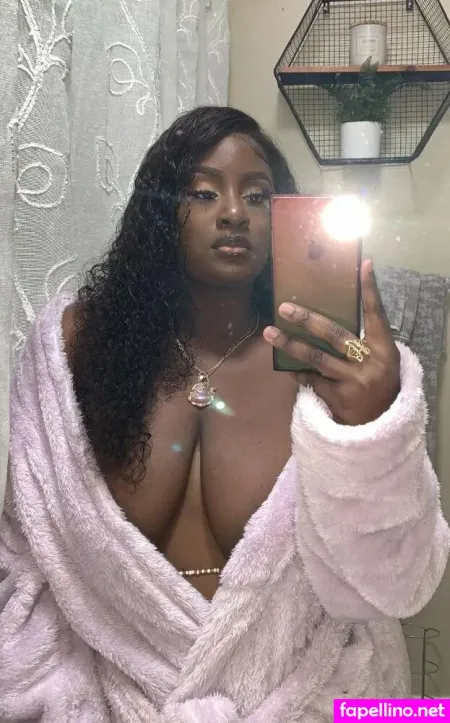 Noire OnlyFans Thumbnail #NSWQxTmZm9
