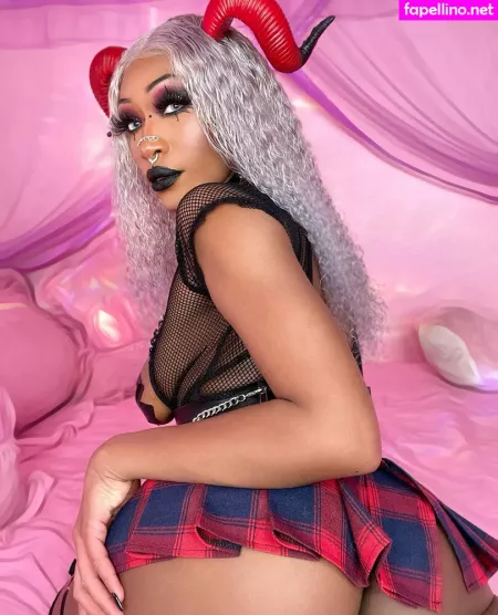 Noirekittenfree OnlyFans Thumbnail #05E8SvdF9g