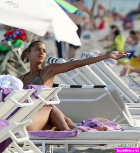 Nomie Lenoir OnlyFans Thumbnail #V5T1ALYbTf