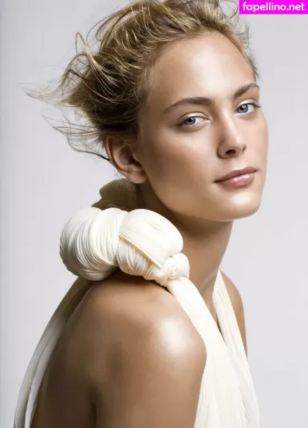 Nora Arnezeder OnlyFans Thumbnail #ULfeLFE3Kx
