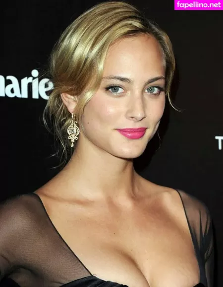 Nora Arnezeder OnlyFans Thumbnail #goxkZMbfwy