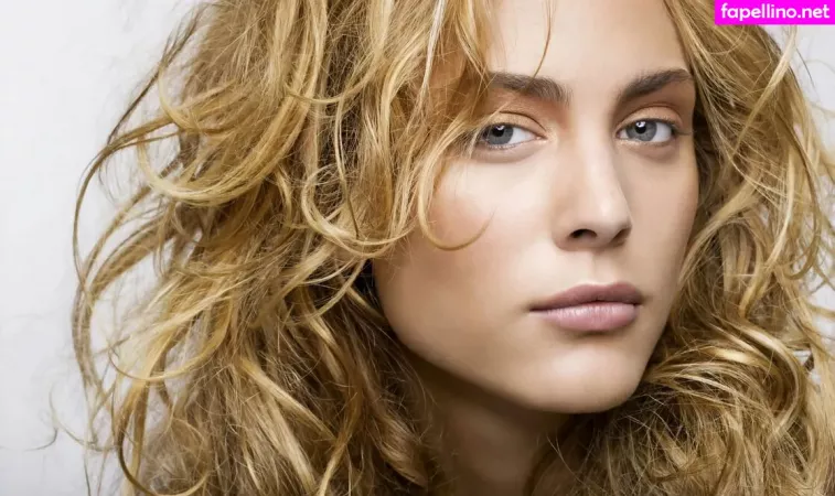 Nora Arnezeder OnlyFans Thumbnail #kT4vnzDfeD