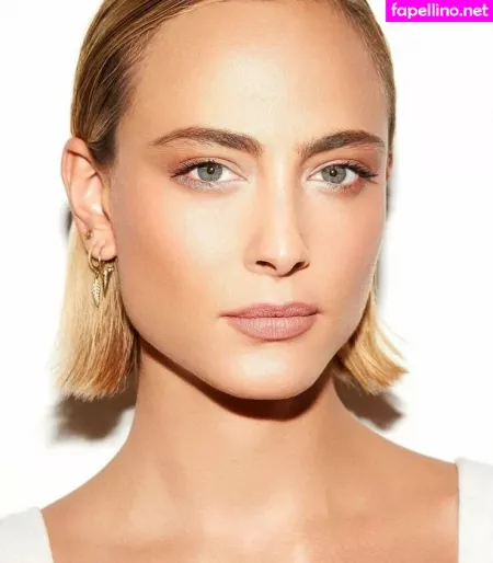 Nora Arnezeder OnlyFans Thumbnail #onwRE1ONT0